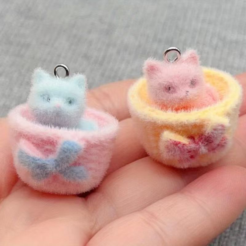 Earrings - 4 buah liontin kucing resin 3D,