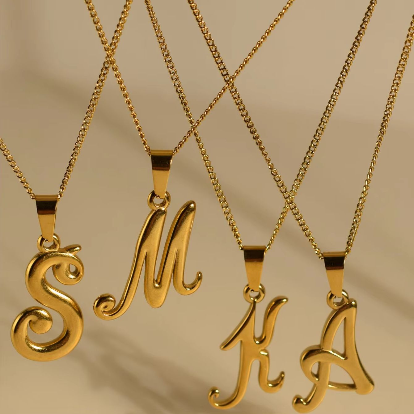 Liontin Huruf Vintage Baja Ant - Initial Letter Necklace 18K Gold ulasan dan harga